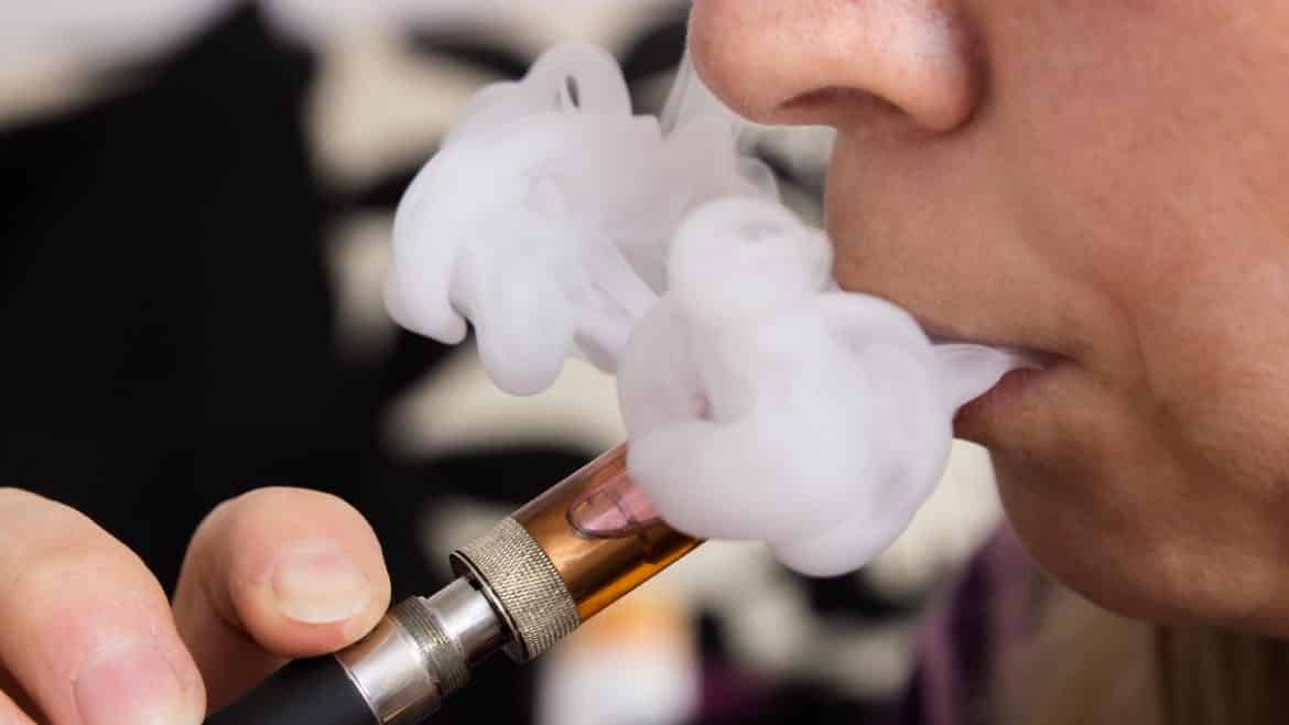 Shutterstock – Tibanna79 – les risques de la cigarette electronique Les dangers de la vapote que tout le monde doit connaître